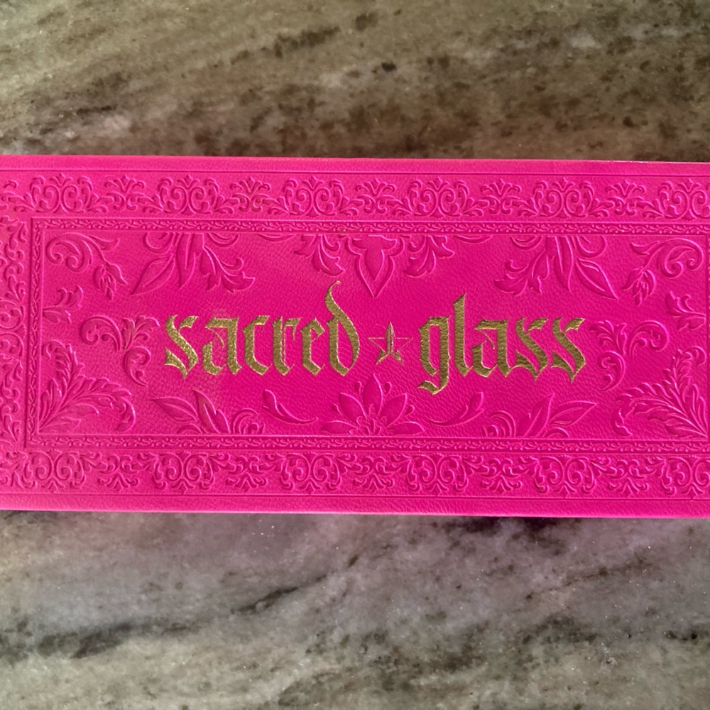 Jeffree Star Cosmetics Sacred Glass Extreme Frost Palette